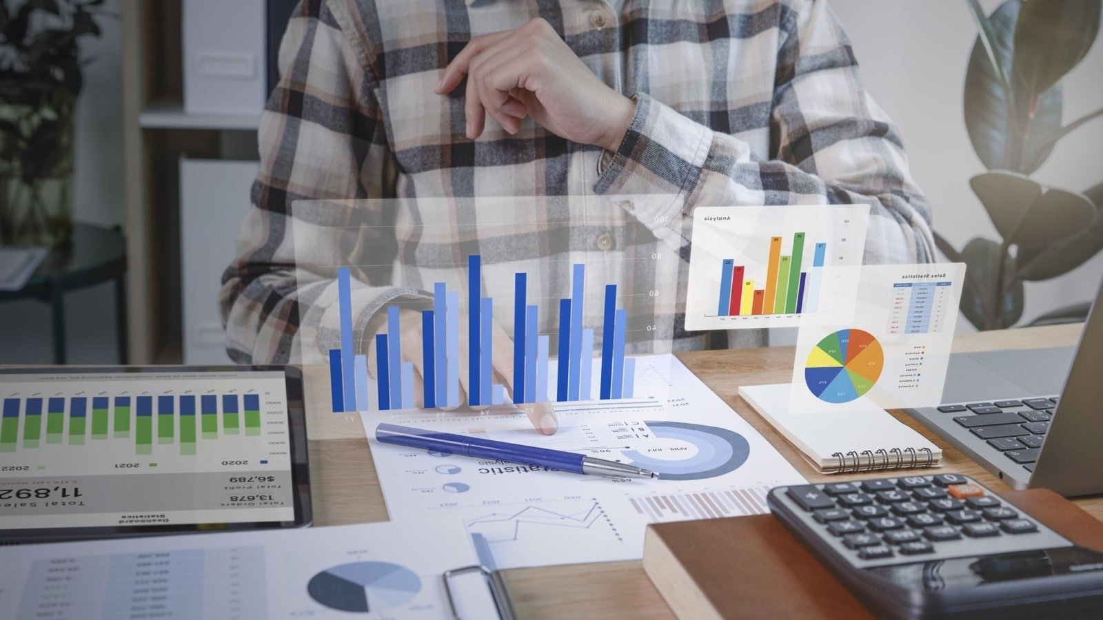 businesspeople-working-finance-accounting-analyze-financi-1600x900-min