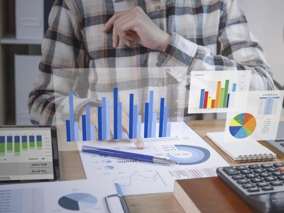businesspeople-working-finance-accounting-analyze-financi-1600x900-min